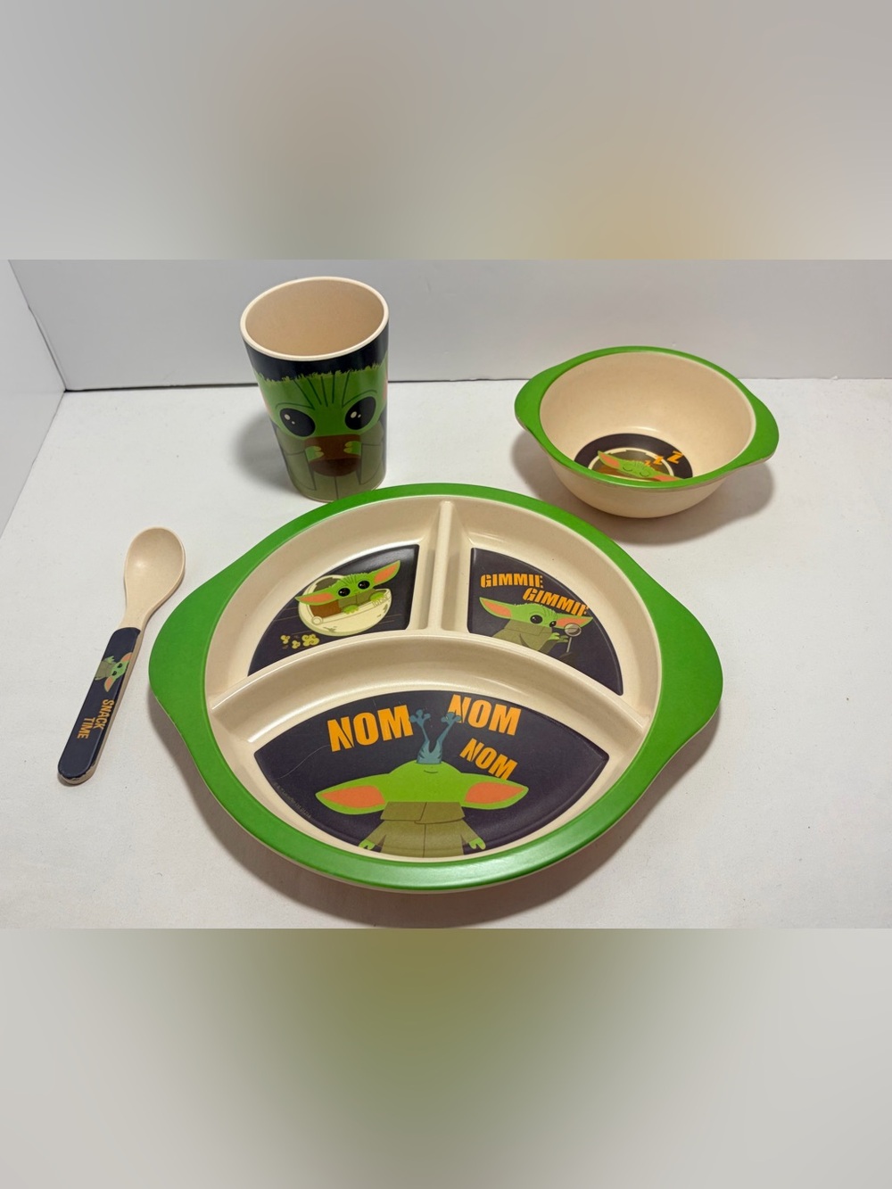 Star Wars The Mandalorian Baby Yoda Bamboo Dinnerware Set